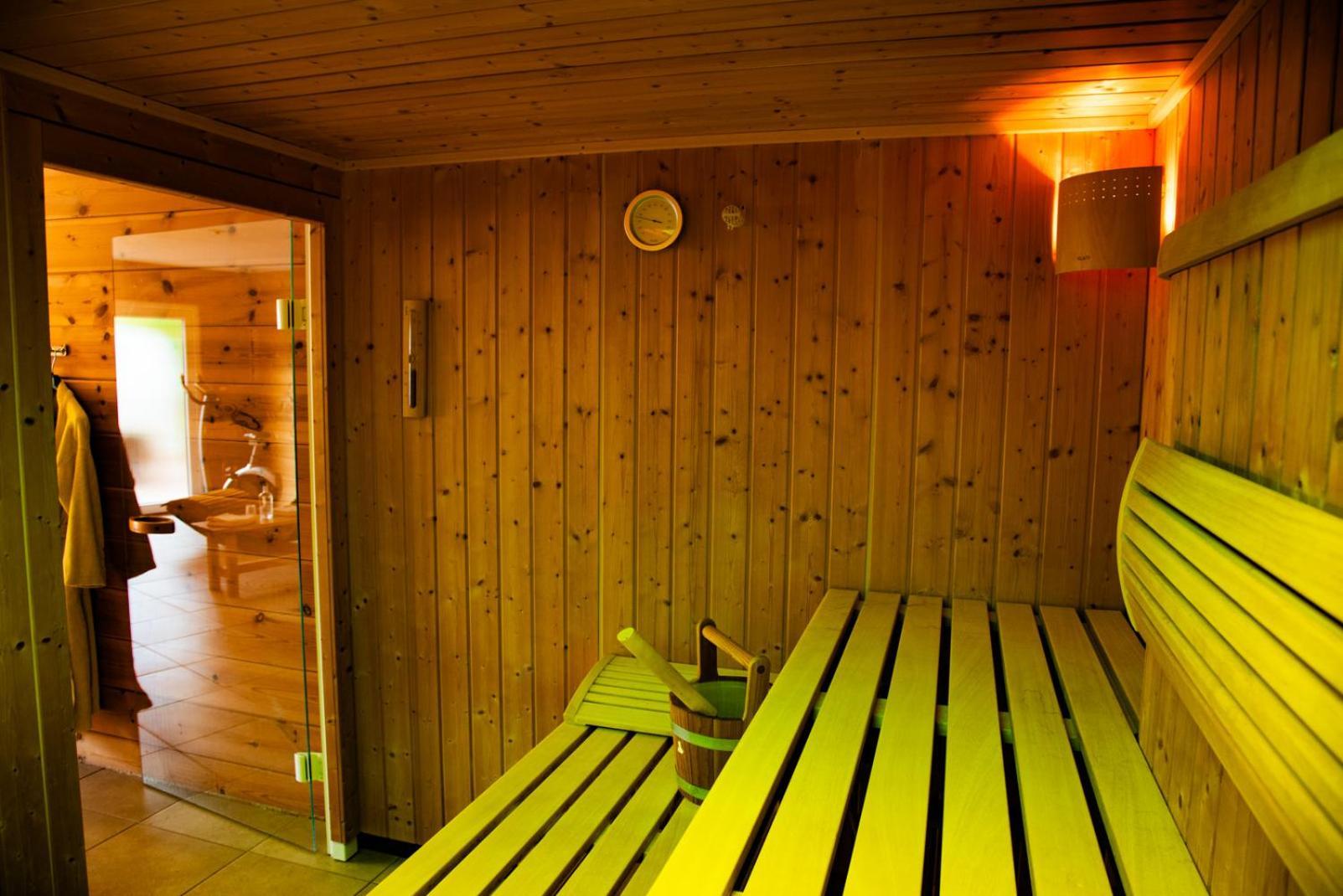 Logis Hotel & Restaurant Des Lacs Celles-sur-Plaine Exterior foto